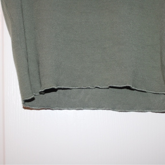 Essentials Olive Top - Picture 4 of 4